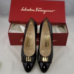 FERRAGAMO Black Patent Leather Pumps EUC in Box